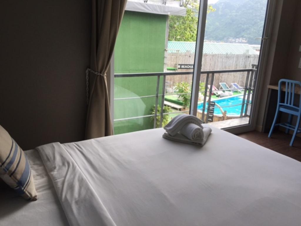 The Beacha Club Hotel Phi Phi Don Exterior photo